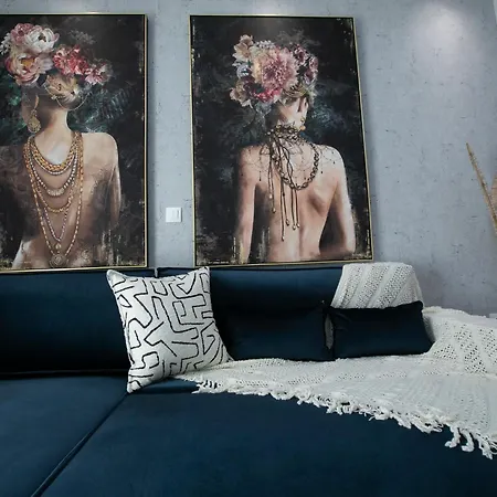 Latomeiou 3 Luxury *
